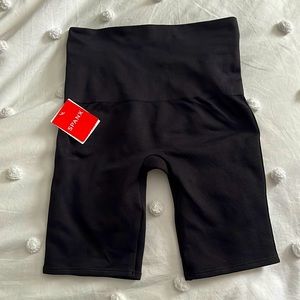 Spanx NWT Look at Me Now bike shorts size S